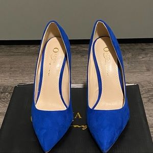 Cobalt blue pumps